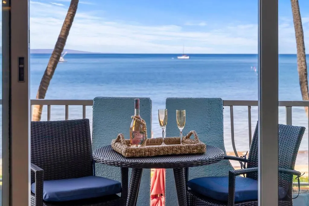 Nani Kai Hale 209- Remodeled Prime Oceanfront 1 Bedroom Kihei Gem Apartment